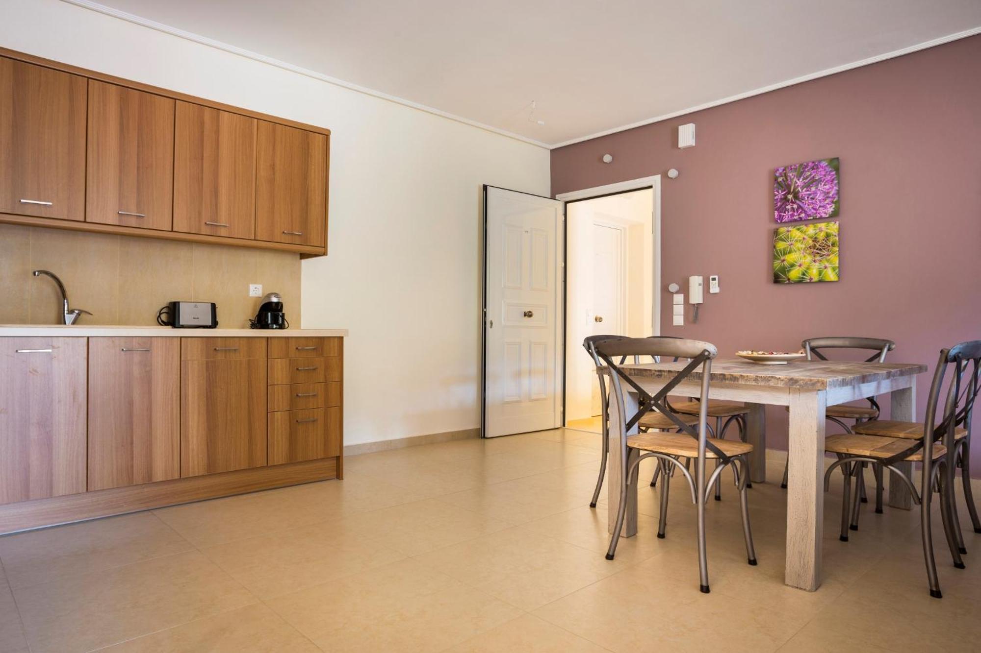 Meliti Waterfront Suites Karavomylos Exteriér fotografie