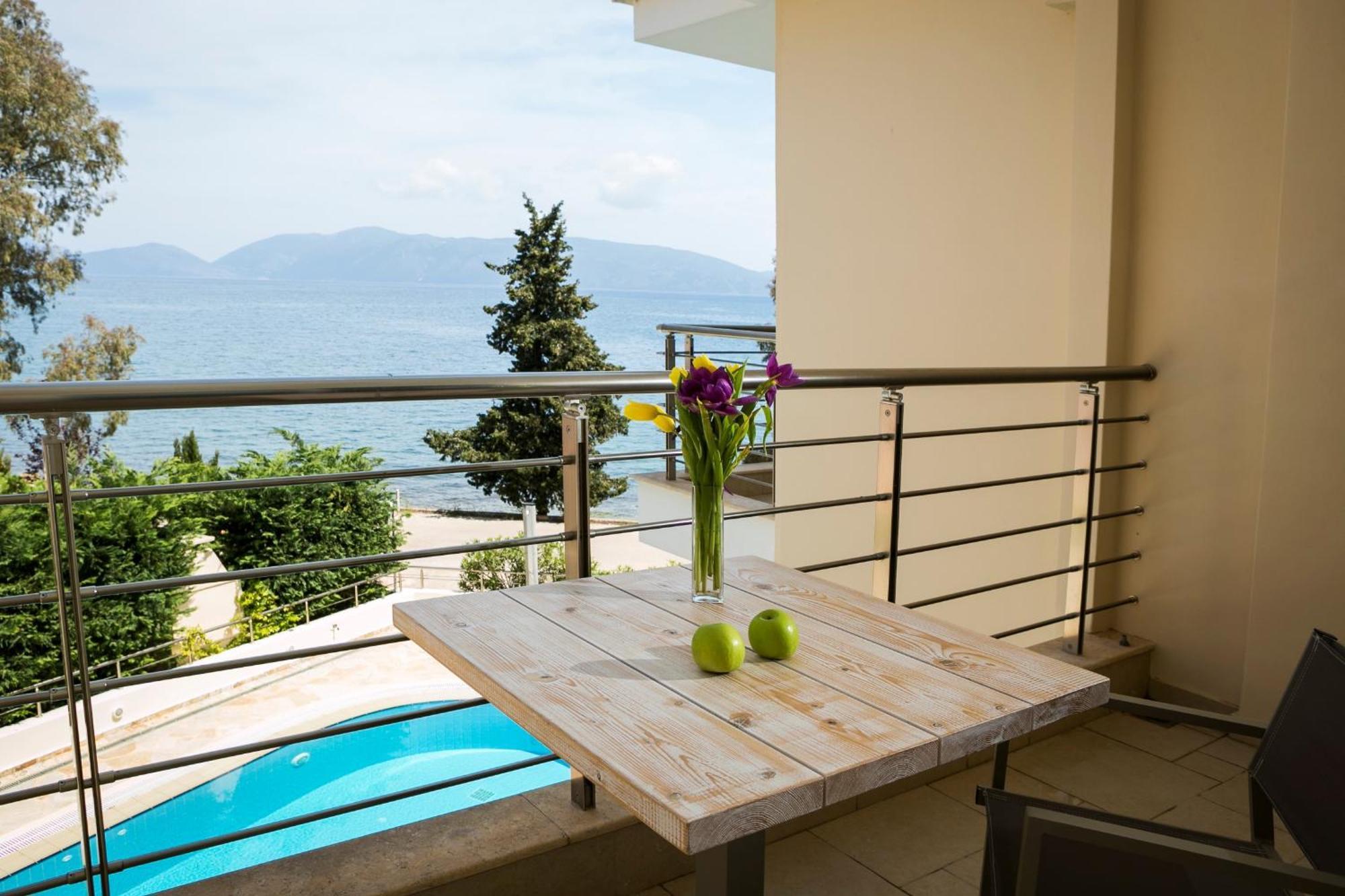 Meliti Waterfront Suites Karavomylos Exteriér fotografie