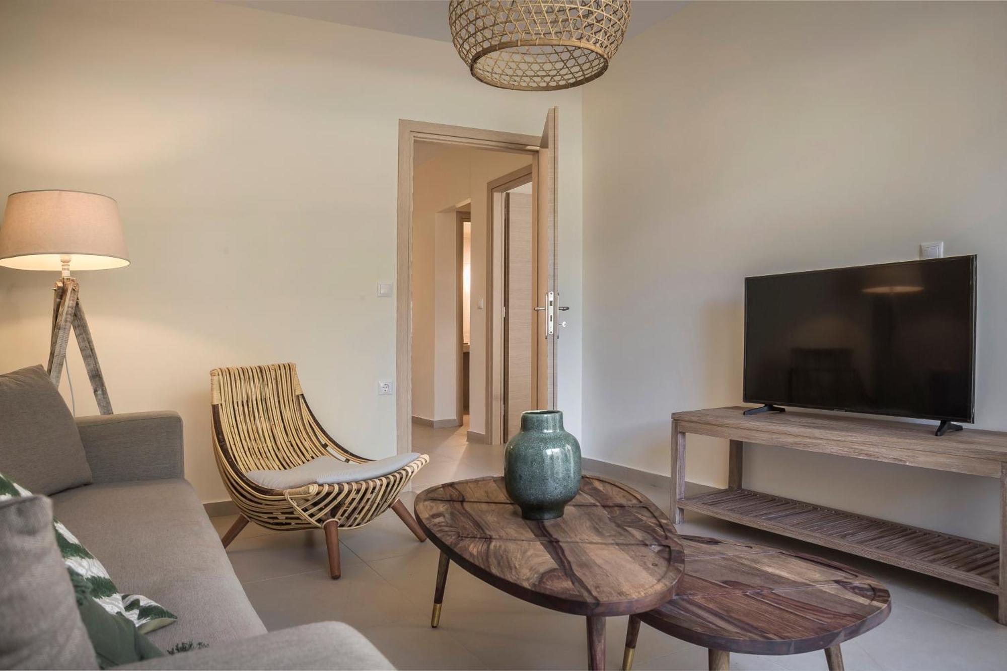 Meliti Waterfront Suites Karavomylos Exteriér fotografie