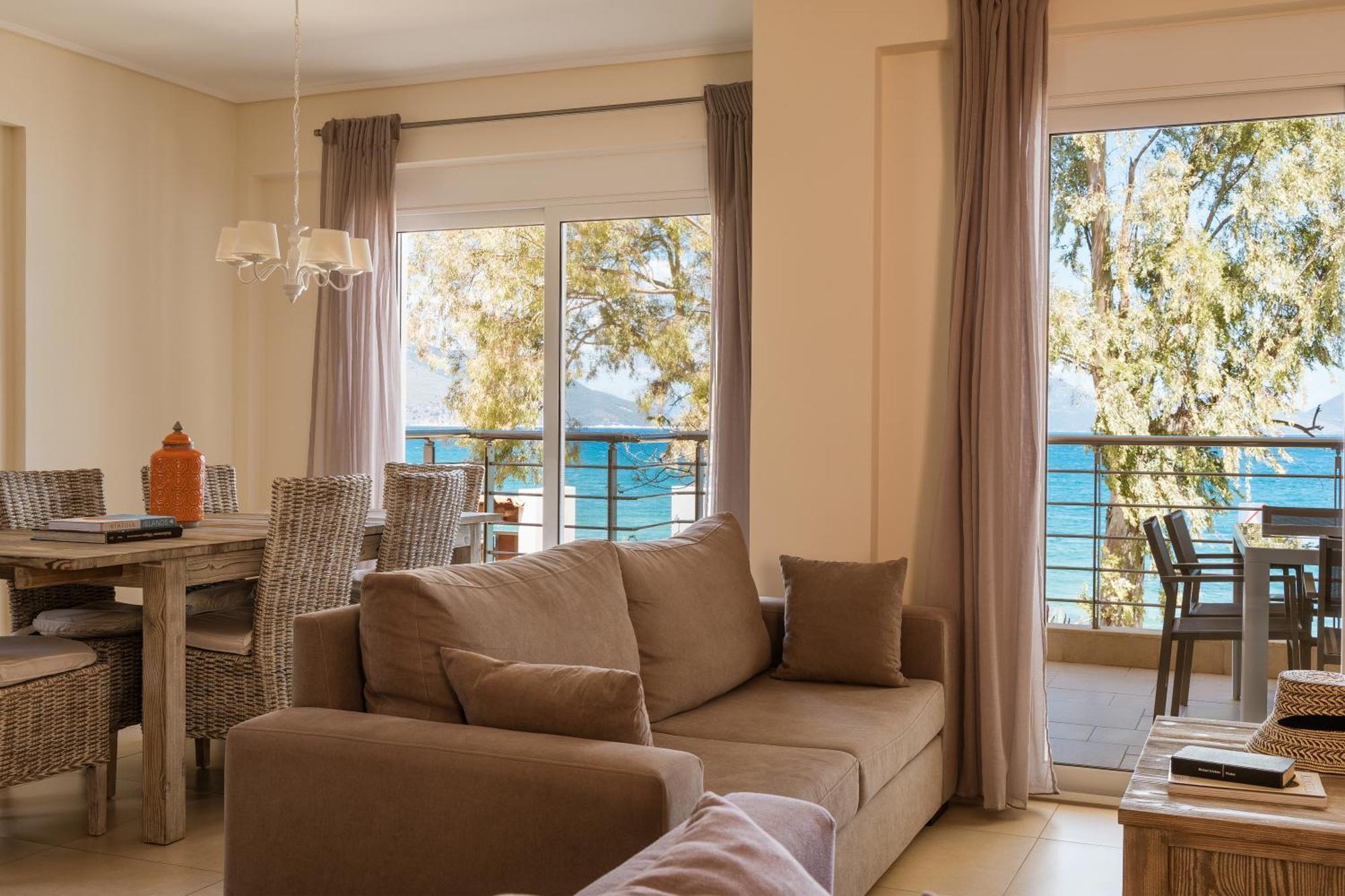 Meliti Waterfront Suites Karavomylos Exteriér fotografie